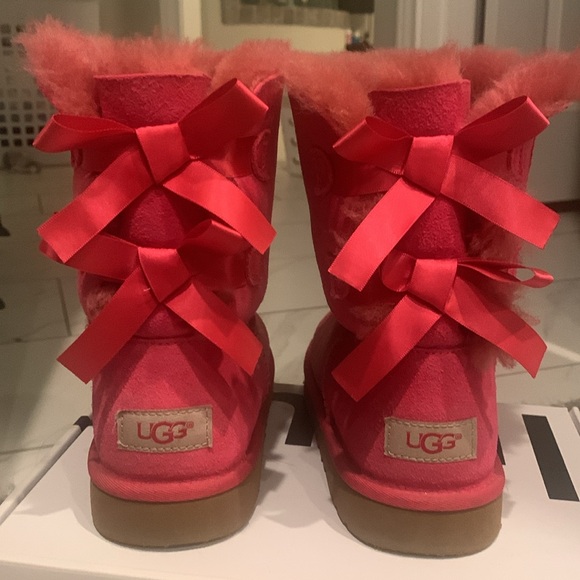 Pink Ugg boots, size 5. Worn a few times. - Picture 3 of 5